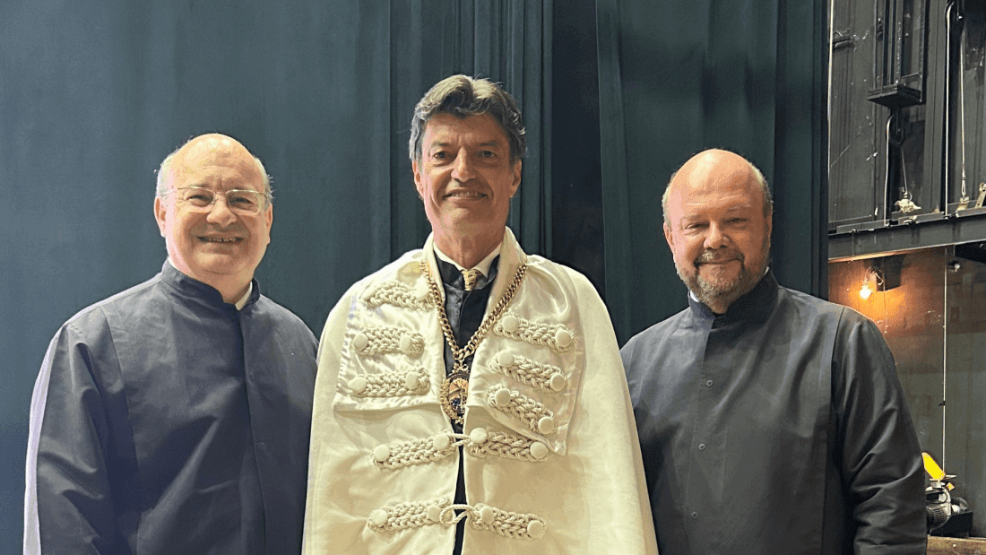 Cargo de reitor da UFPR é entregue a Marcos Sunye em cerimônia com retrospectiva e homenagens