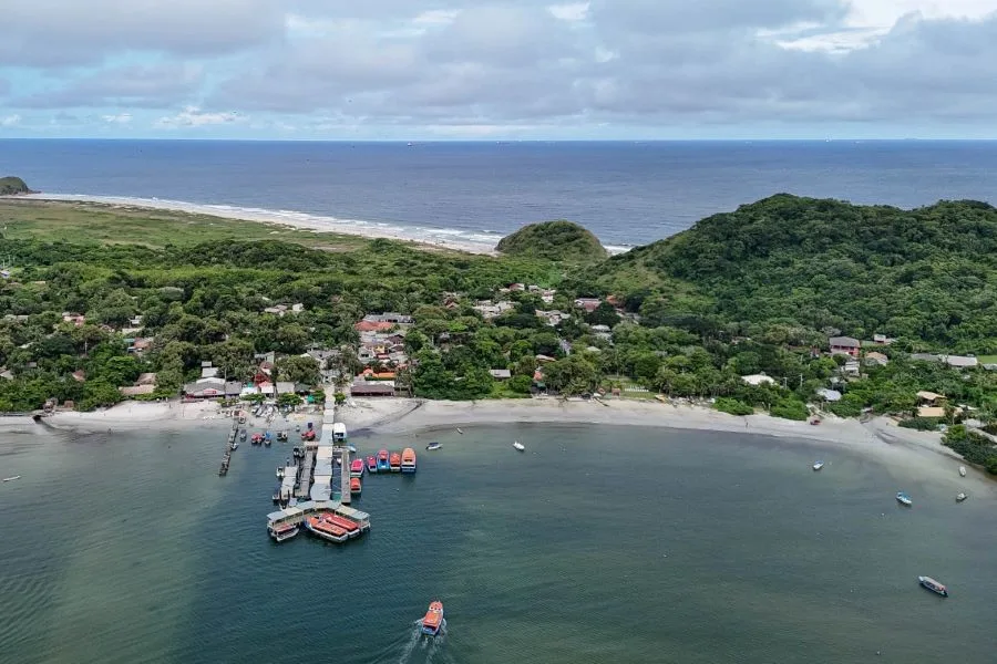Com investimento de R$ 2,2 milhões, obras de infraestrutura dão nova cara para a Ilha do Mel 13 Ilha do Mel é um patrimônio natural do Paraná. Foto: Roberto Dziura Jr./AEN