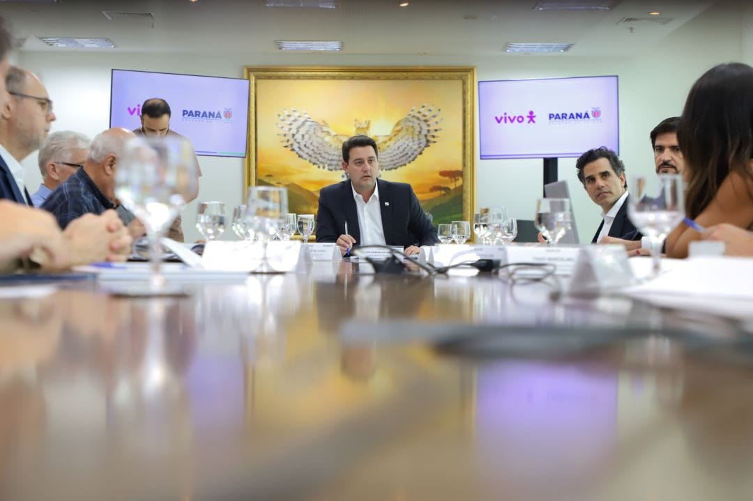 Governador recebe presidente da Vivo e discute ampliação de conectividade no Paraná. Foto: Ari Dias/AEN