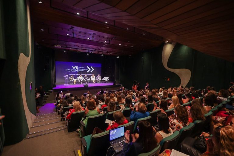 O Weforum impulsiona o crescimento econômico feminino no mundo