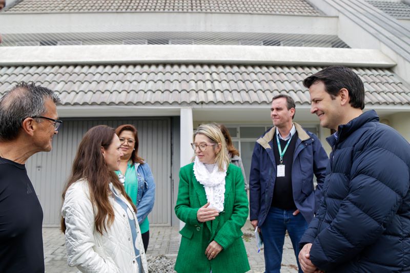 Prefeito Eduardo Pimentel com a secretária da Saúde, Tatiane Filipak, vistoria as obras de reforma dos novos Caps adulto e infantil, na Regional Pinheirinho. Curitiba, 09/05/2025. Foto: Pedro Ribas/SECOM Prefeito Eduardo Pimentel com a secretária da Saúde, Tatiane Filipak, vistoria as obras de reforma dos novos Caps adulto e infantil, na Regional Pinheirinho. Curitiba, 09/05/2025. Foto: Pedro Ribas/SECOM