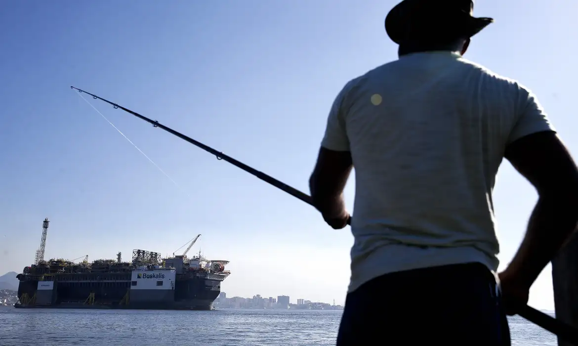 Especialistas alertam para risco de novas frentes de petróleo no país