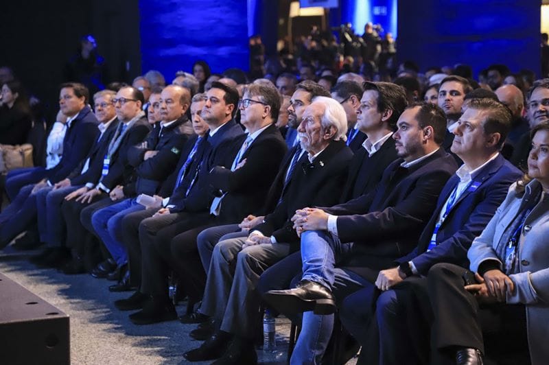 Prefeito Eduardo Pimentel acompanhado do vice-prefeito Paulo Martins, participa com os governadores da Região Sul, da abertura do Construa Sul, em Santa Felicidade. Curitiba, 12/06/2025. Foto: José Fernando Ogura/SECOM