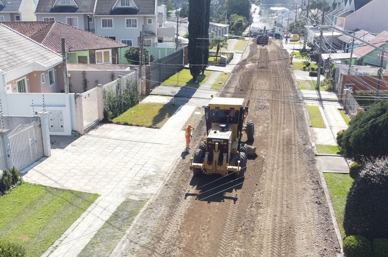 Rua Germano Mehl, no Uberaba recebe etapa final de reciclagem. Em Santa Felicidade, Rua Gerônimo muraro começou a receber obras. Curiiba, 14/07/2025. Foto: Valquir Kiu Aureliano/SECOM