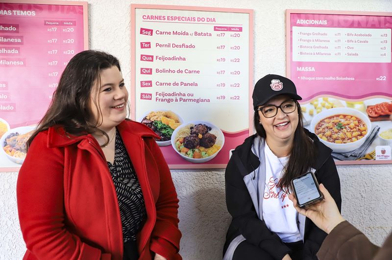 Mister Piggy Marmitaria foi eleita pelo IFOOD Move de 2025, como melhor delivery da região Sul do país. Na imagem, as sócias-proprietárias Paula e Meiry Bastos. Curitiba, 15/08/2025. Foto: José Fernando Ogura/SECOM