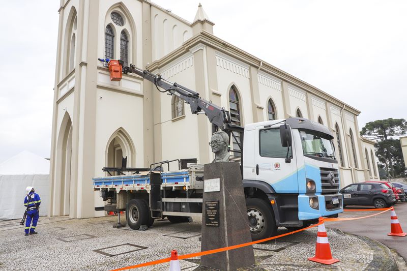 Nova iluminação cênica na Paróquia Santa Cândida. Curitiba, 20/08/2025. Foto: Hully Paiva/SECOM