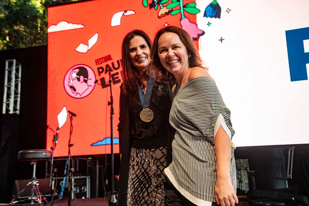 Áurea Leminski, presidente do Instituto Paulo Leminski e a secretária de Estado da Cultura, Luciana Casagrande Pereira. Foto: Kraw Penas/SEEC