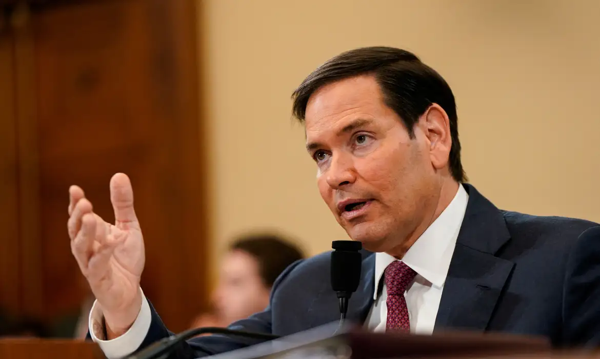 Reunião em Washington está marcada para esta segunda-feira. Marco Rubio, disse que Trump tinha visto o suficiente para justificar a reunião com Zelensky e os europeus na segunda-feira (18)