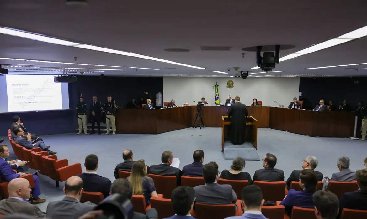 Confira principais defesas feitas no 2º dia do julgamento de Bolsonaro