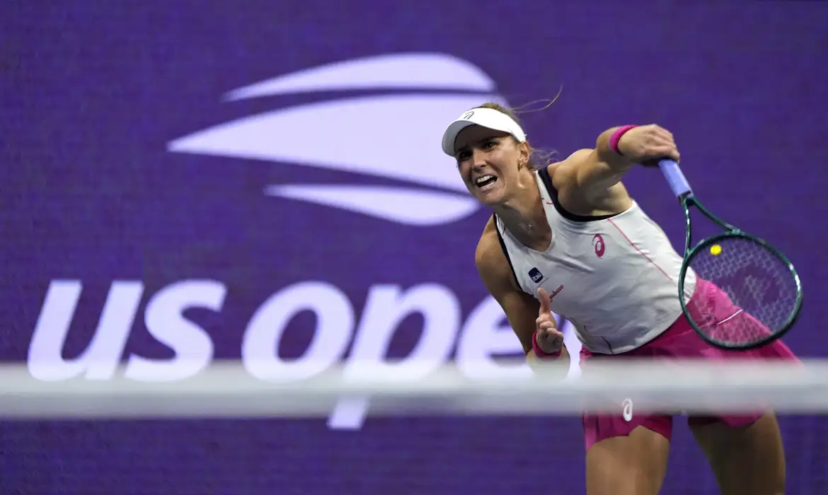 A brasileira Beatriz Haddad Maia foi eliminada do US Open após ser derrotada por 2 sets a 0 (parciais de 6/0 e 6/3) pela norte-americana Amanda Anisimova, na noite desta segunda-feira (1) em Nova York (Estados Unidos).