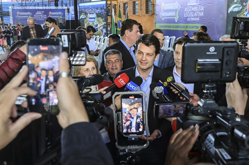 Prefeito Eduardo Pimentel comparece a Assembléia Legislativa nos Bairros, que acontece na Rua da Cidadania do Pinheirinho. Curitiba, 23/09/2025. Foto: José Fernando Ogura/SECOM