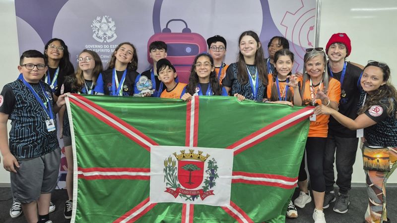 Estudantes de escola municipal de Curitiba sobem ao pódio na Olimpíada Brasileira de Robótica