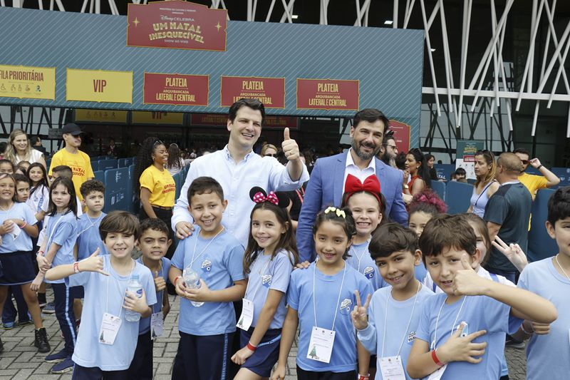 Curitiba se firma na rota dos grandes shows e eventos, recebe Natal da Disney e ganha nova marca de promoção