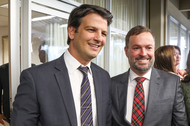 Prefeito Eduardo Pimentel prestigia posse do novo presidente do TRE-PR